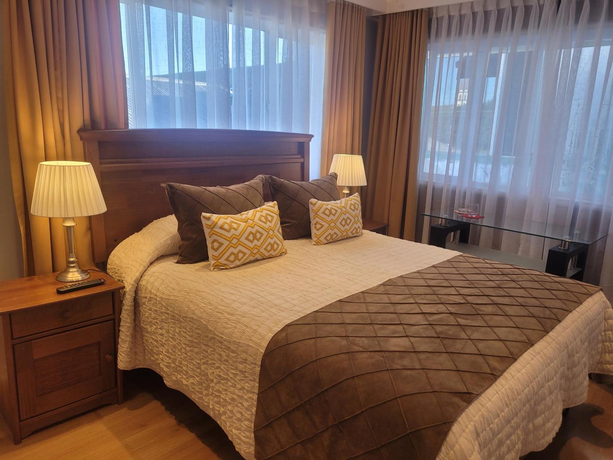 Hotel Puerta Del Lago Puerto Varas Buitenkant foto