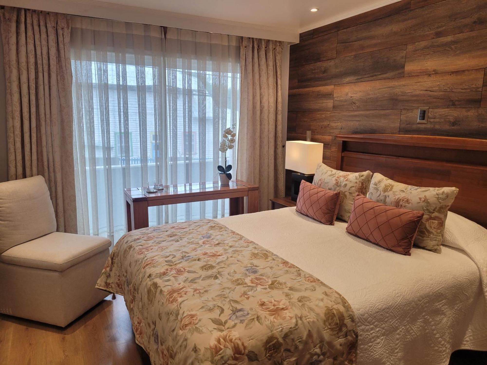 Hotel Puerta Del Lago Puerto Varas Buitenkant foto