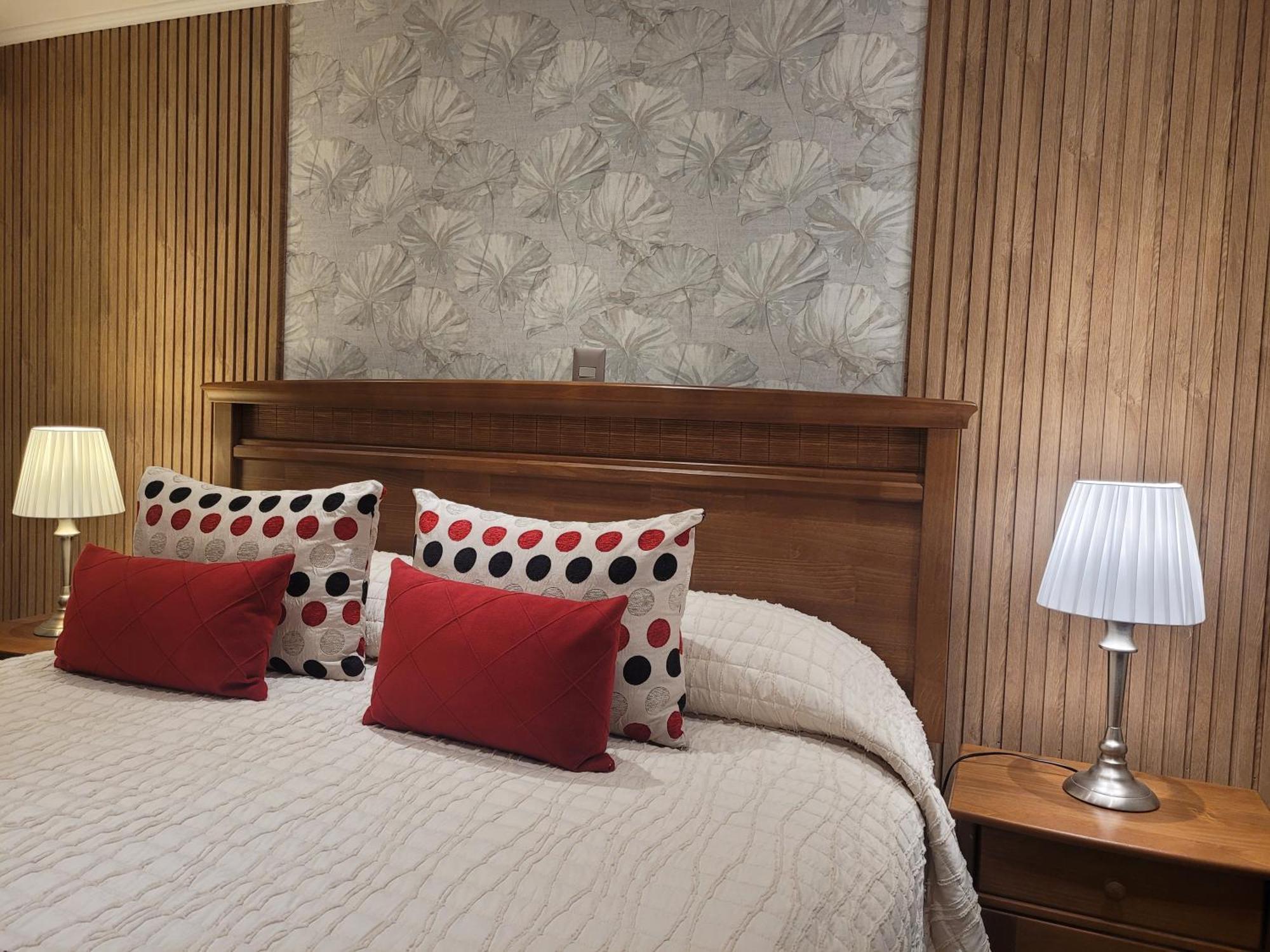 Hotel Puerta Del Lago Puerto Varas Buitenkant foto