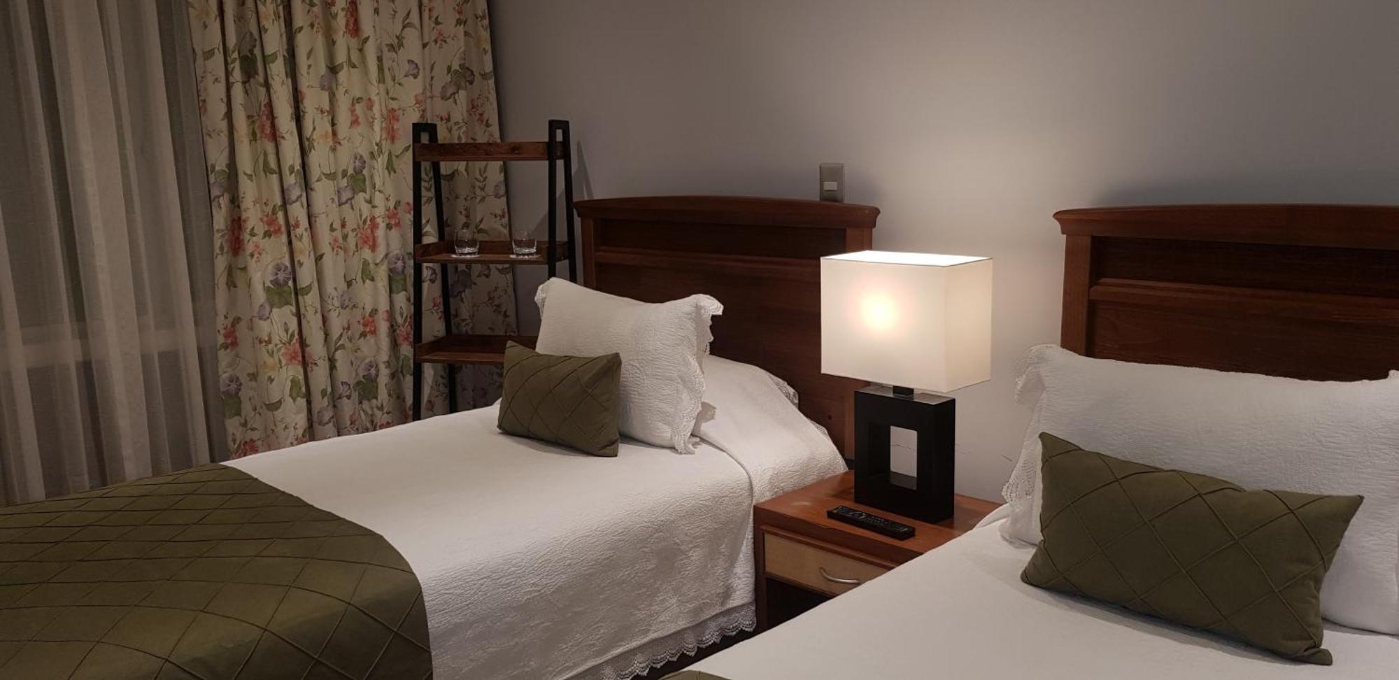 Hotel Puerta Del Lago Puerto Varas Buitenkant foto