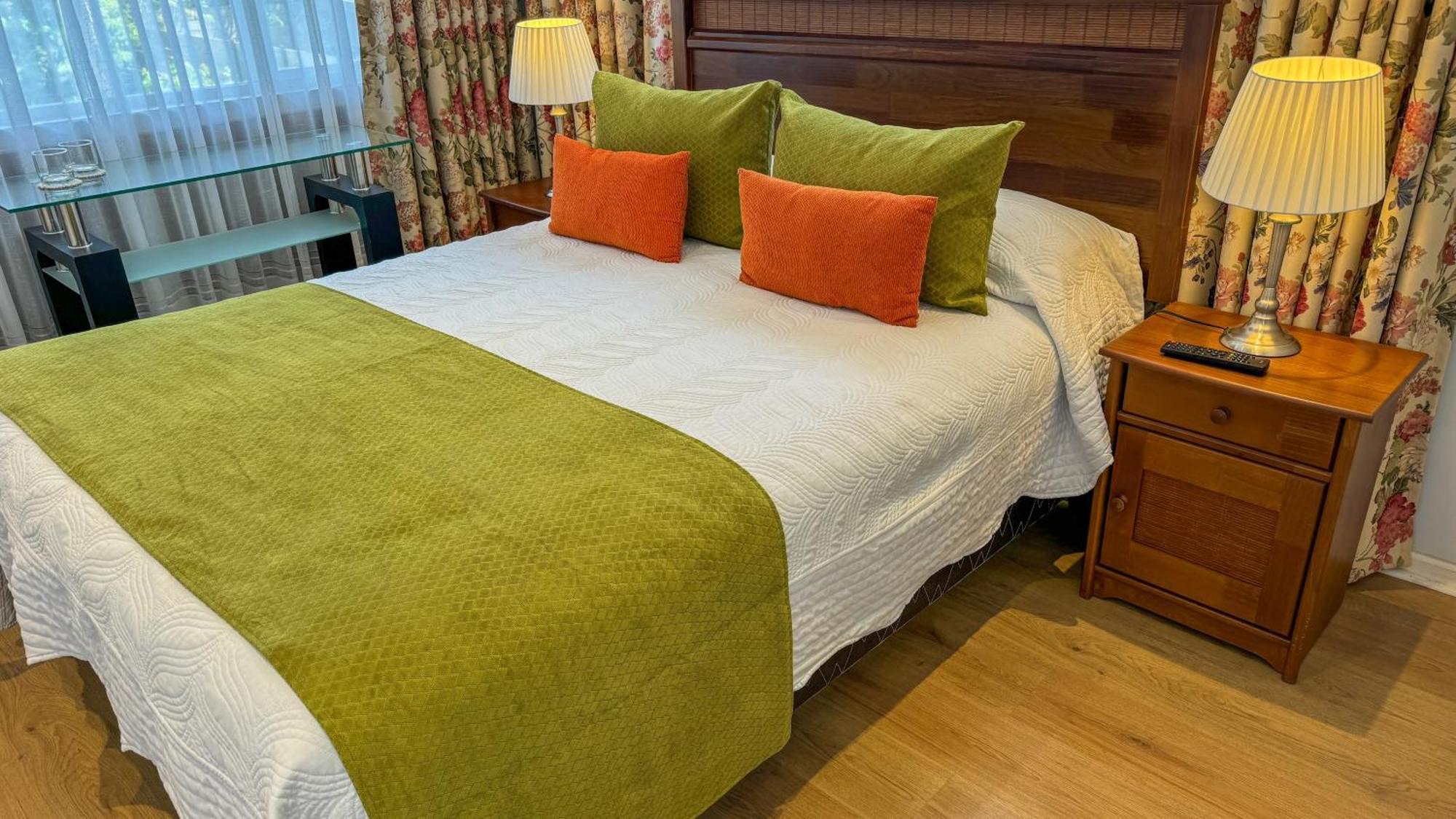 Hotel Puerta Del Lago Puerto Varas Buitenkant foto